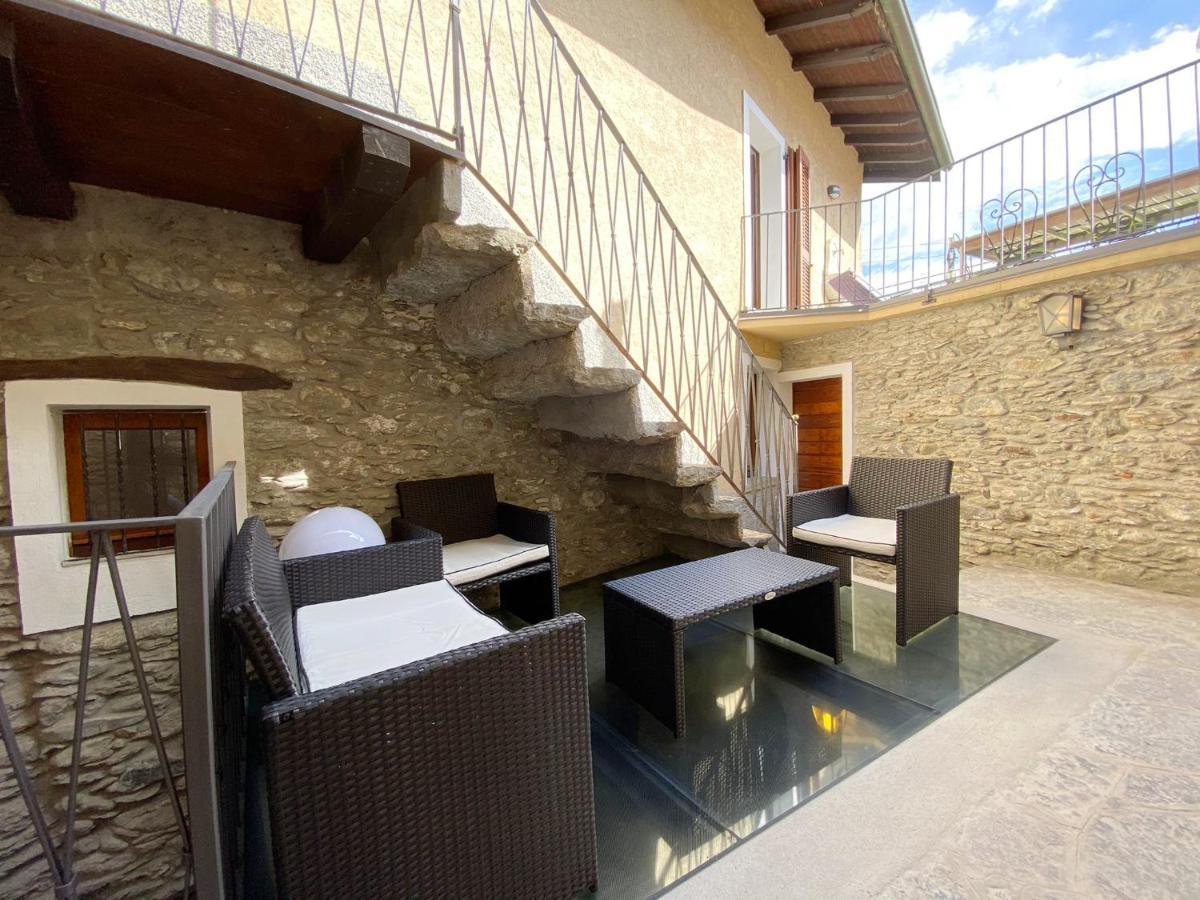 Independent Stone House With Lake View Musso Exterior photo